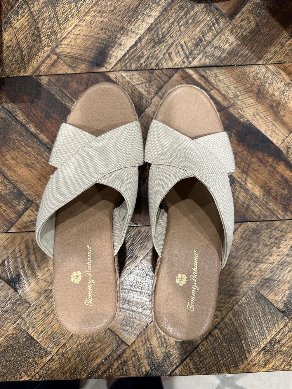 Tommy Bahama Women's Beige Crossband Slide Sandals